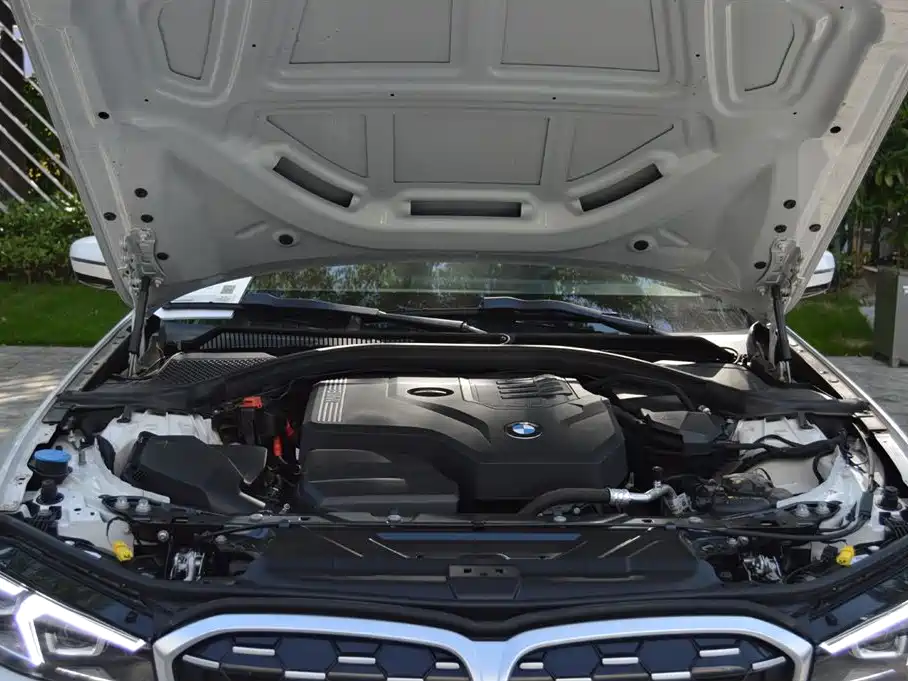 BMW 3 Series 2025 — фото 13