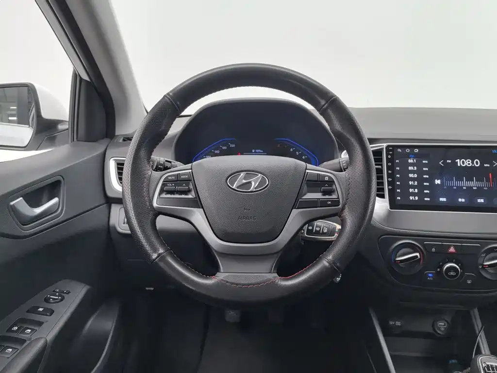 Hyundai Verna 2021 — фото 11