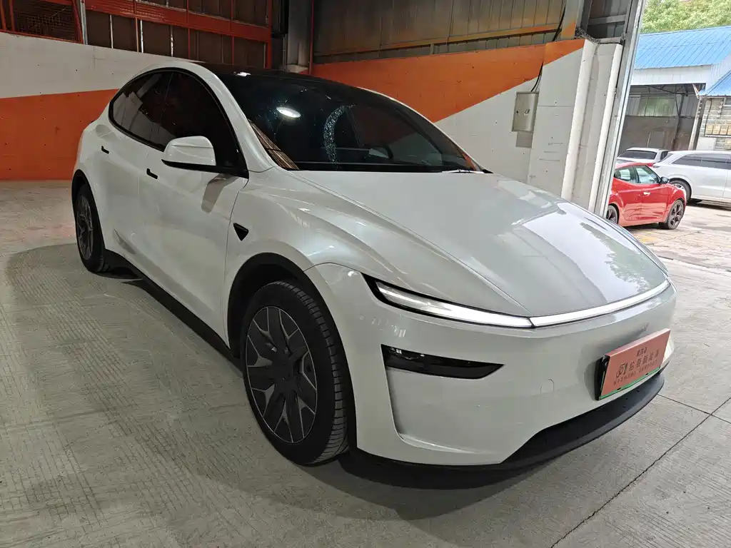 Tesla Model Y L 2025 — фото 3