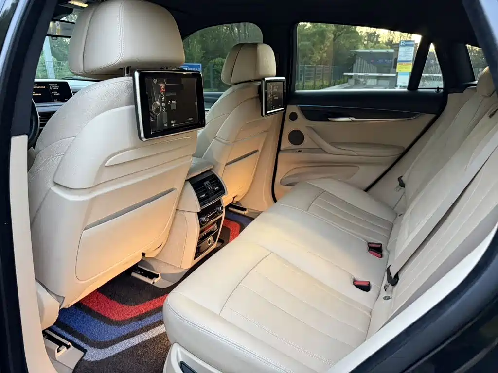 BMW X6 2015 — фото 18