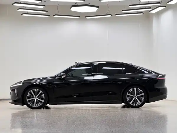 NIO ET7 2025