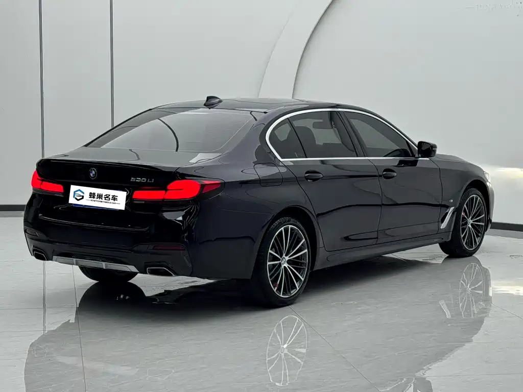 BMW 5 Series 2023 — фото 23