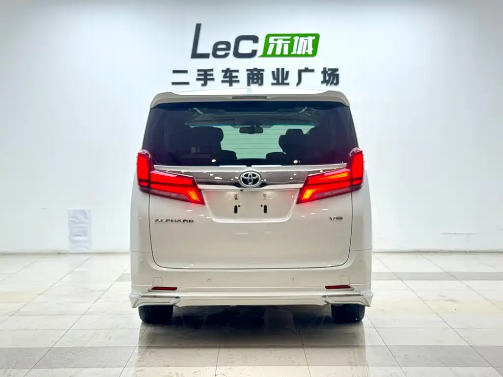 Toyota Alphard 2015 — фото 17