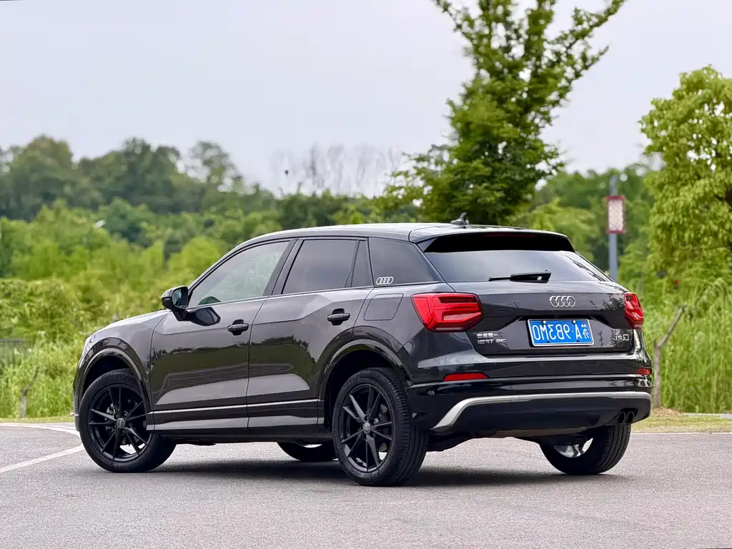 Audi Q2L 2019 — фото 12