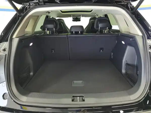 Hongqi HS3 PHEV 2025