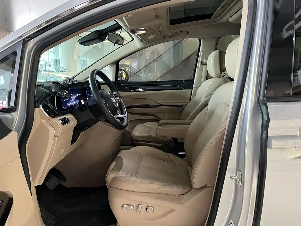 Buick GL8 Hybrid 2025 — фото 10