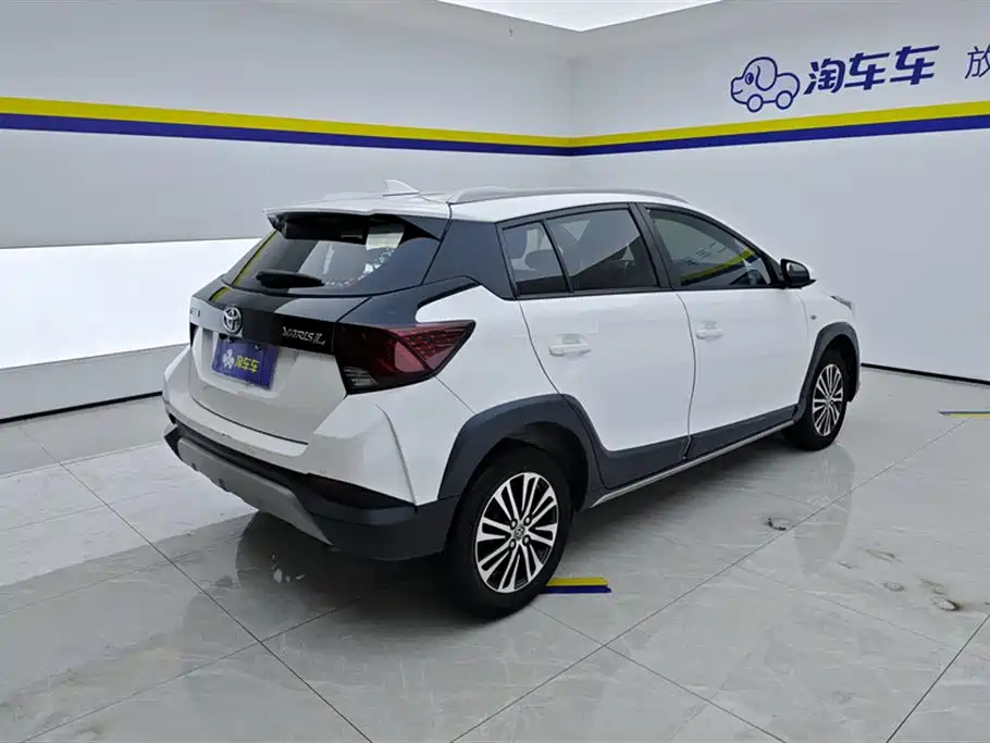 Toyota Yaris L 2021 — фото 3