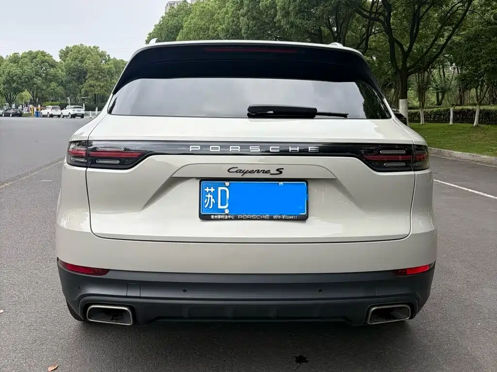 Porsche Cayenne 2021
