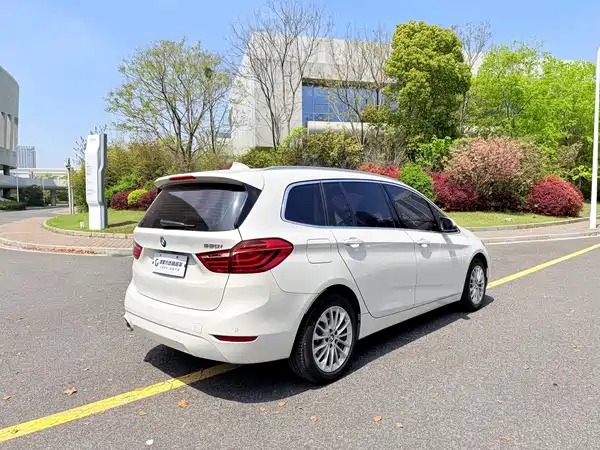 BMW 2 Series Wagon 2020