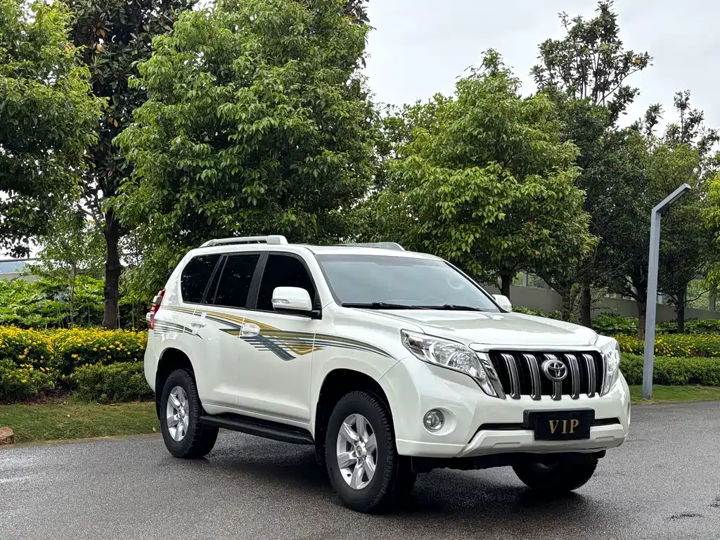 Toyota Prado 2015 — фото 3
