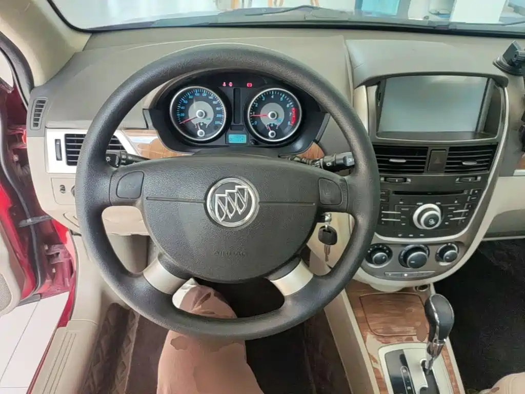 Buick Excelle 2015 — фото 10