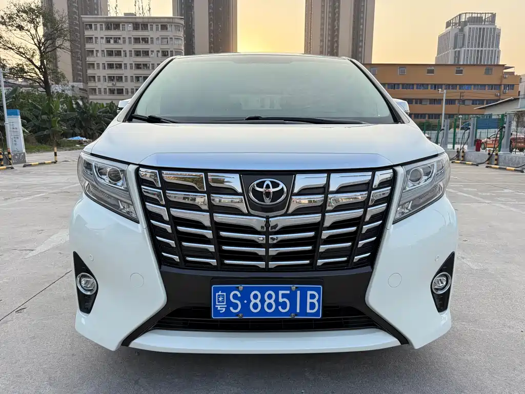 Toyota Alphard 2017 — фото 2