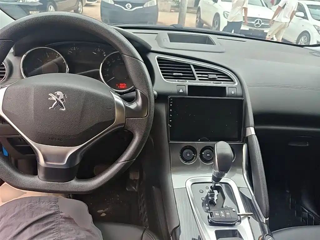 Peugeot 3008 2015 — фото 10