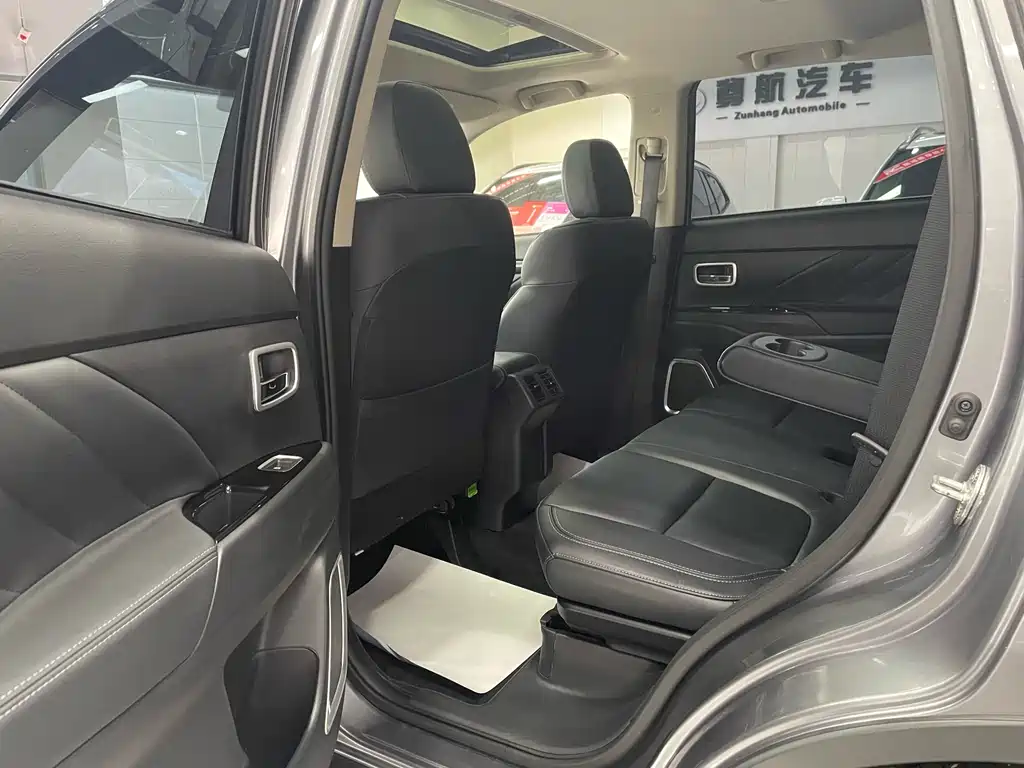 Mitsubishi Outlander 2019 — фото 15