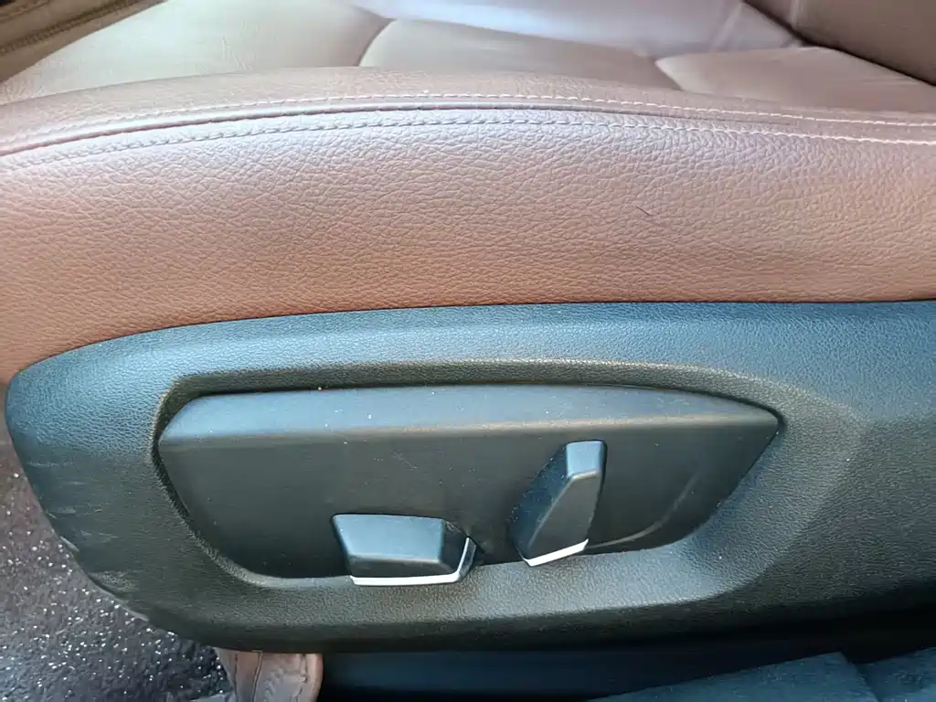 BMW 5 Series 2015 — фото 11