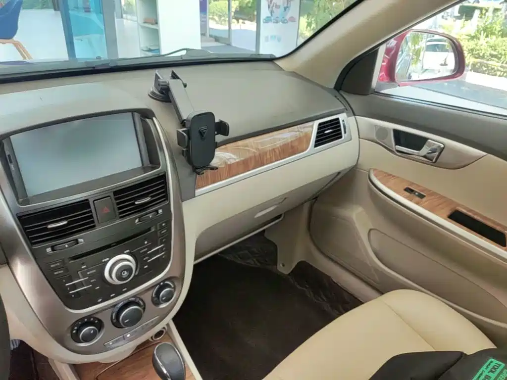 Buick Excelle 2015 — фото 13