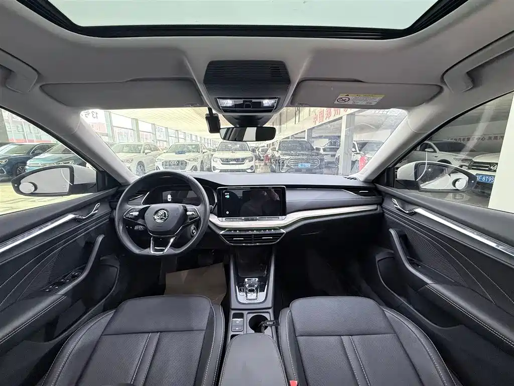 Skoda Octavia 2022 — фото 10