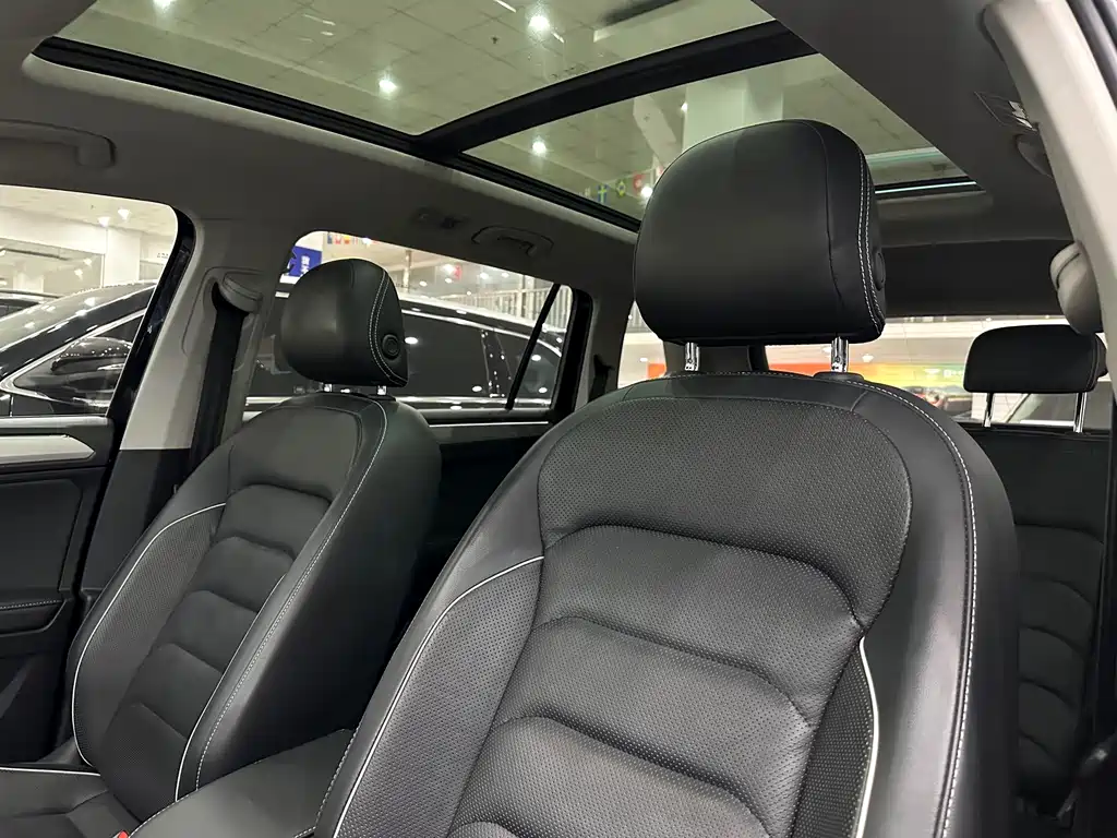 Volkswagen Tiguan L 2018 — фото 16