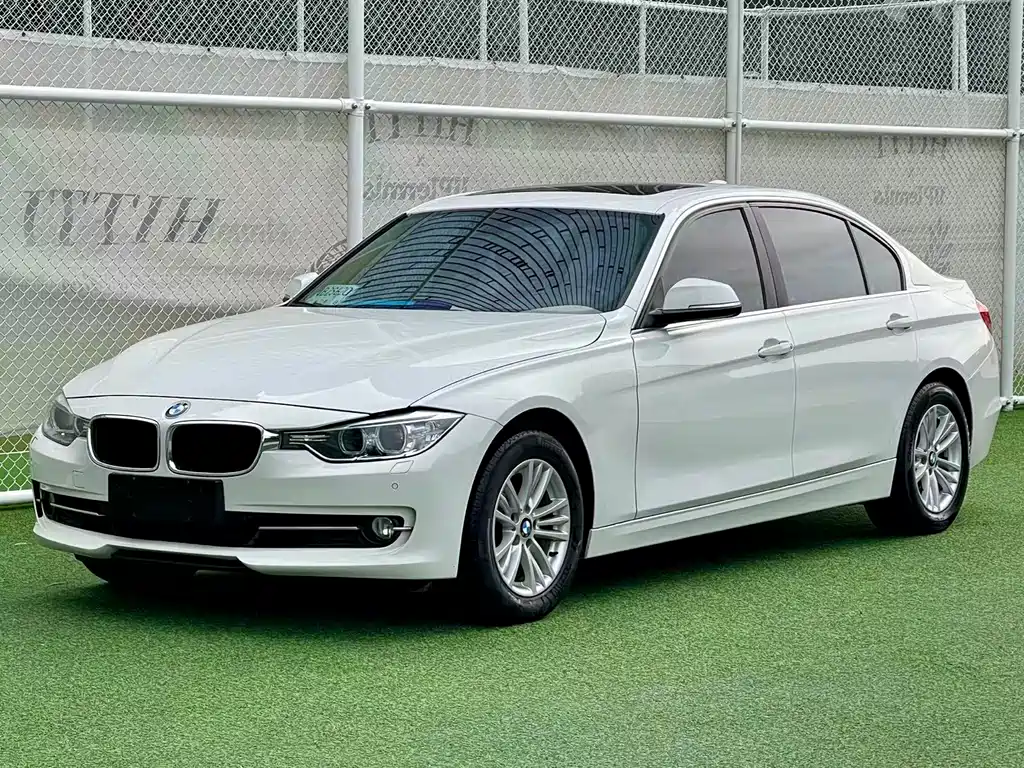 BMW 3 Series 2013 — фото 1