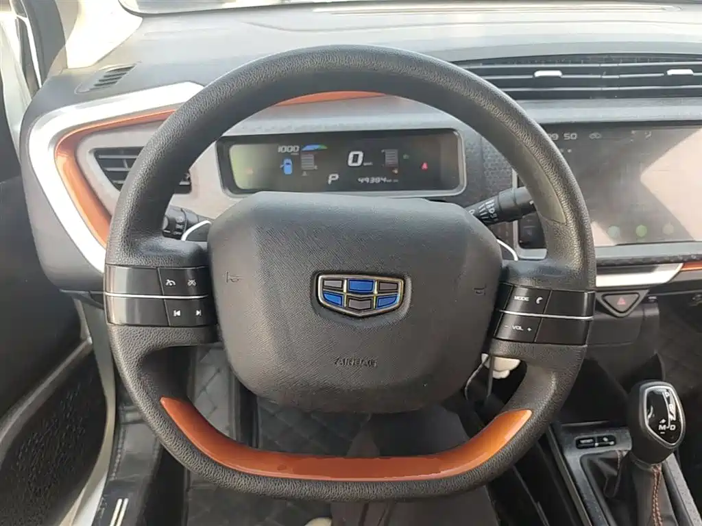 Geely Vision X1 2018 — фото 11