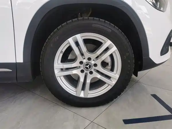 Mercedes-Benz GLA 2023