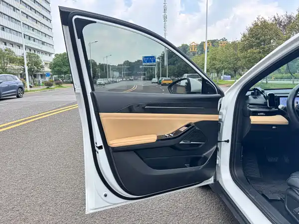 Geely Galaxy L6 2024