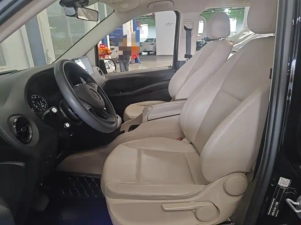 Mercedes-Benz Vito 2023 — фото 15