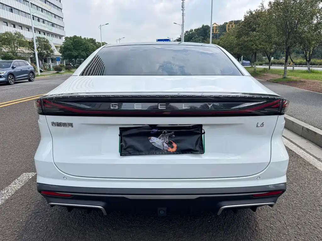 Geely Galaxy L6 2024 — фото 15