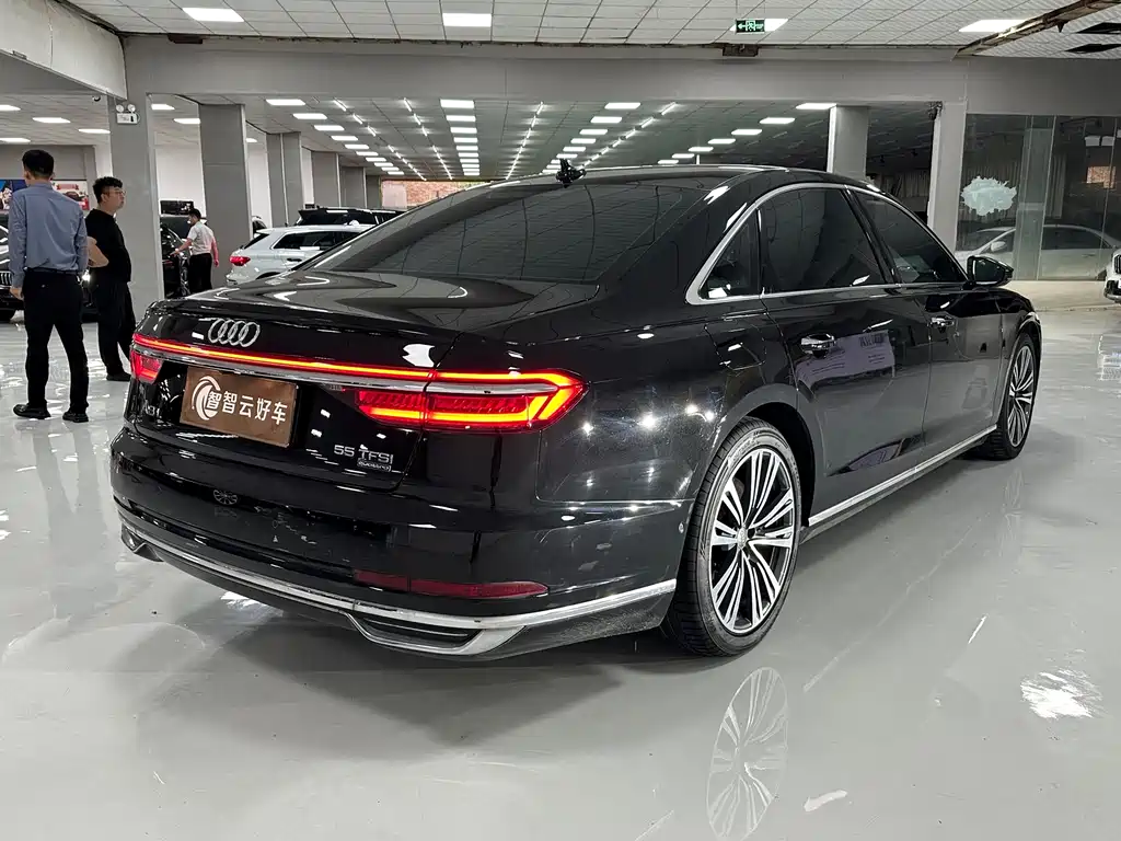 Audi A8 2019 — фото 9