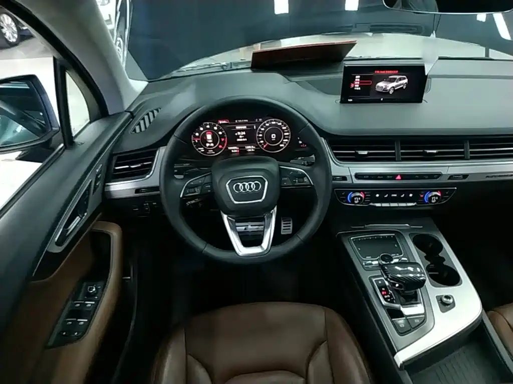 Audi Q7 2019 — фото 11
