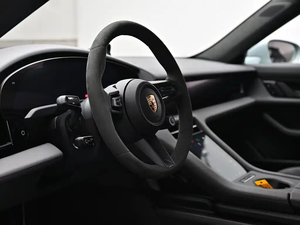 Porsche Taycan 2025 — фото 8