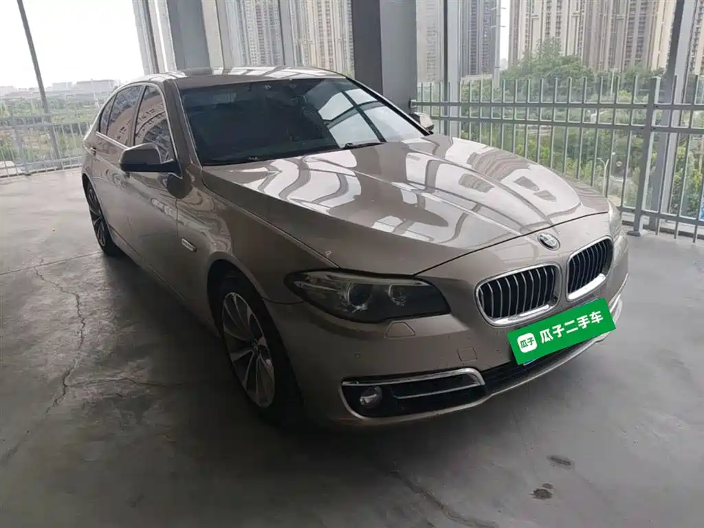 BMW 5 Series 2016 — фото 10