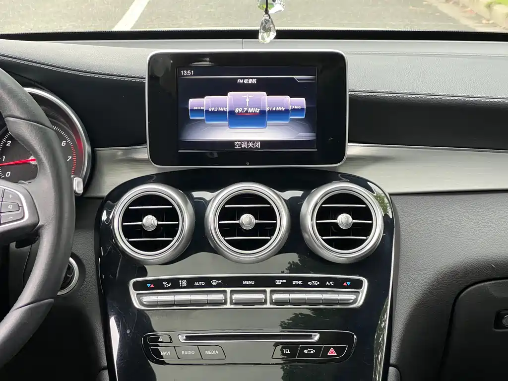 Mercedes-Benz GLC 2017 — фото 11