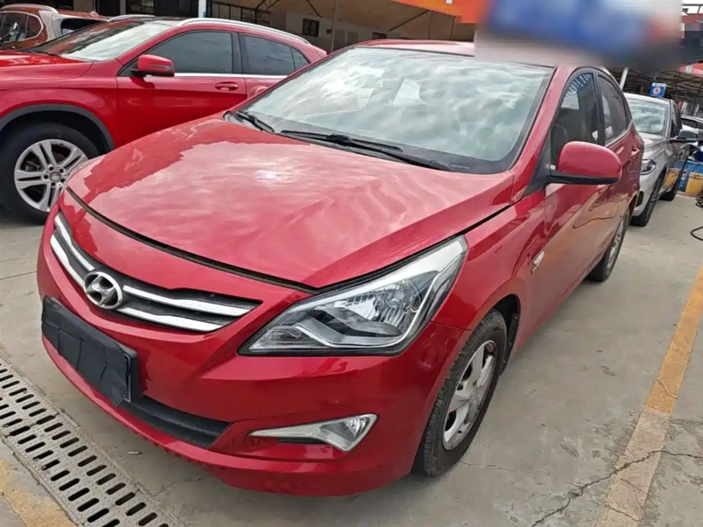Hyundai Verna 2015 — фото 1