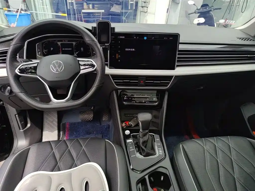Volkswagen Tiguan L 2023 — фото 10