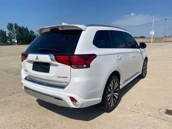 Mitsubishi Outlander 2022