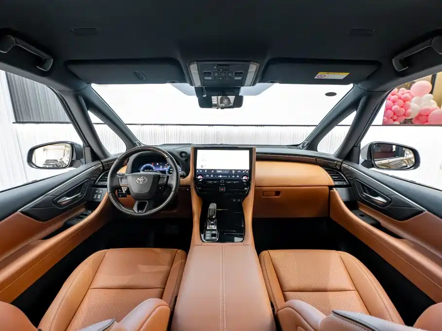 Toyota Alphard 2025 — фото 14