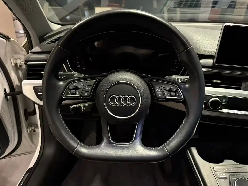 Audi A4L 2018 — фото 9