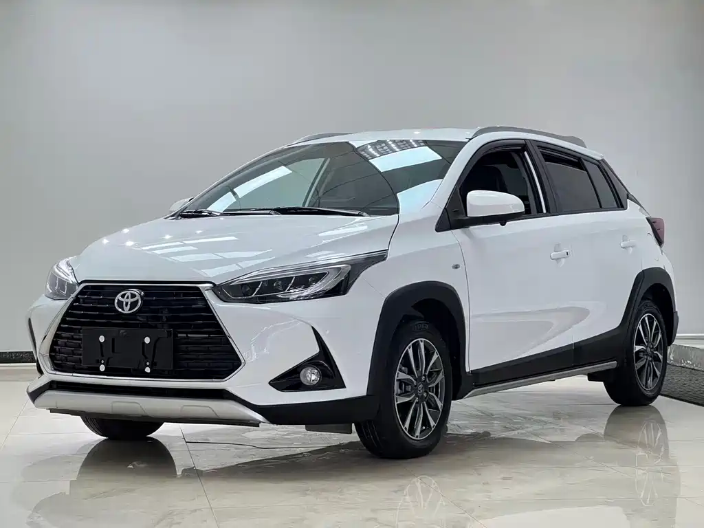 Toyota Yaris L 2023