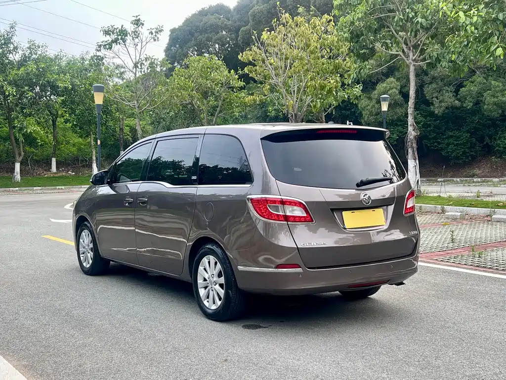 Buick GL8 2013