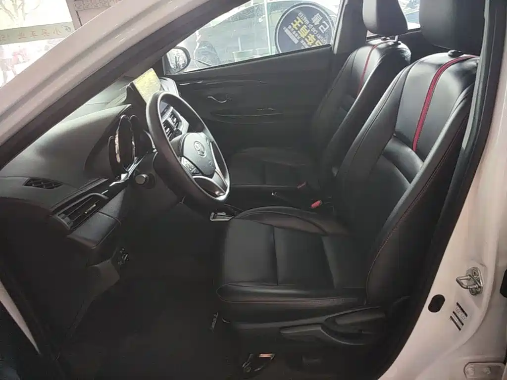Toyota Yaris L 2022 — фото 15