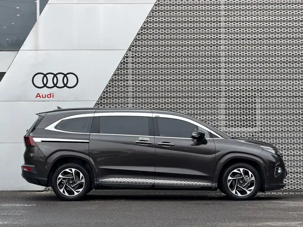 Hyundai Custo 2024 — фото 3