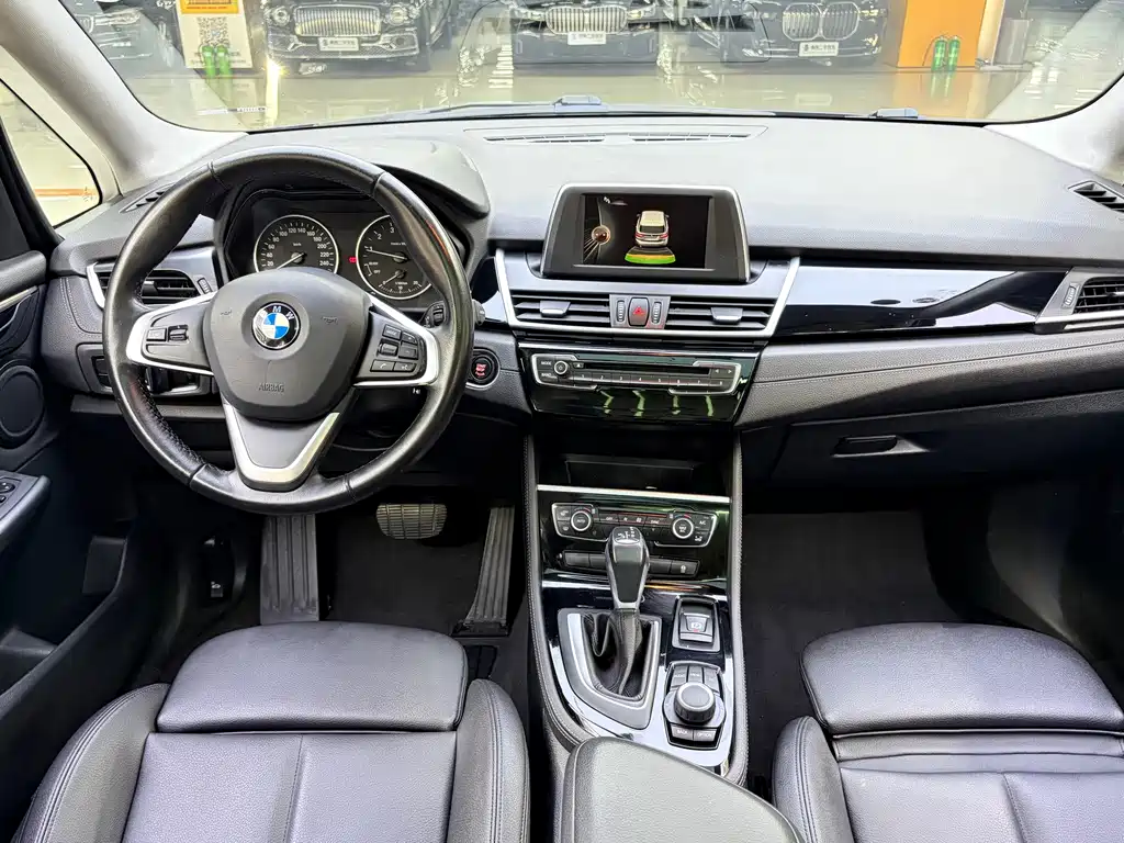 BMW 2 Series Station Wagon 2017 — фото 5