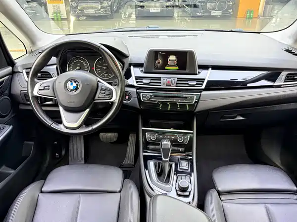 BMW 2 Series Station Wagon 2017
