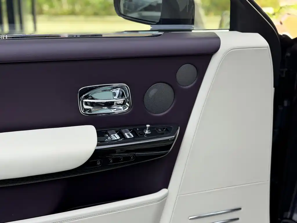 Rolls-Royce Phantom 2019 — фото 14