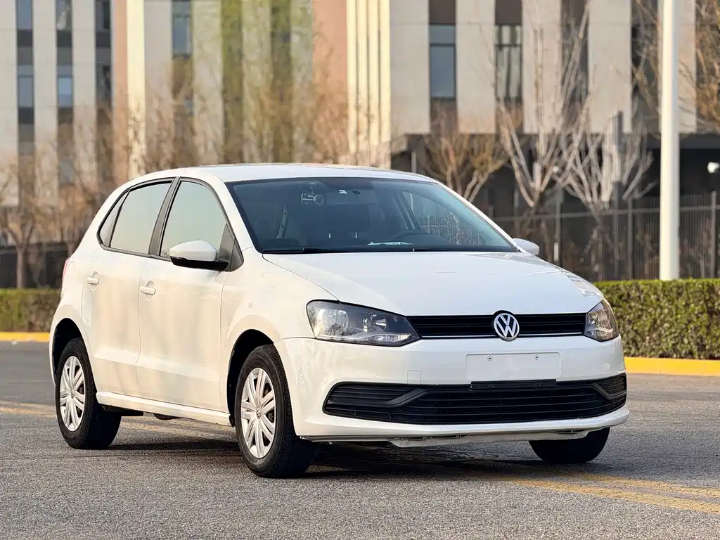 Volkswagen Polo 2015 — фото 3