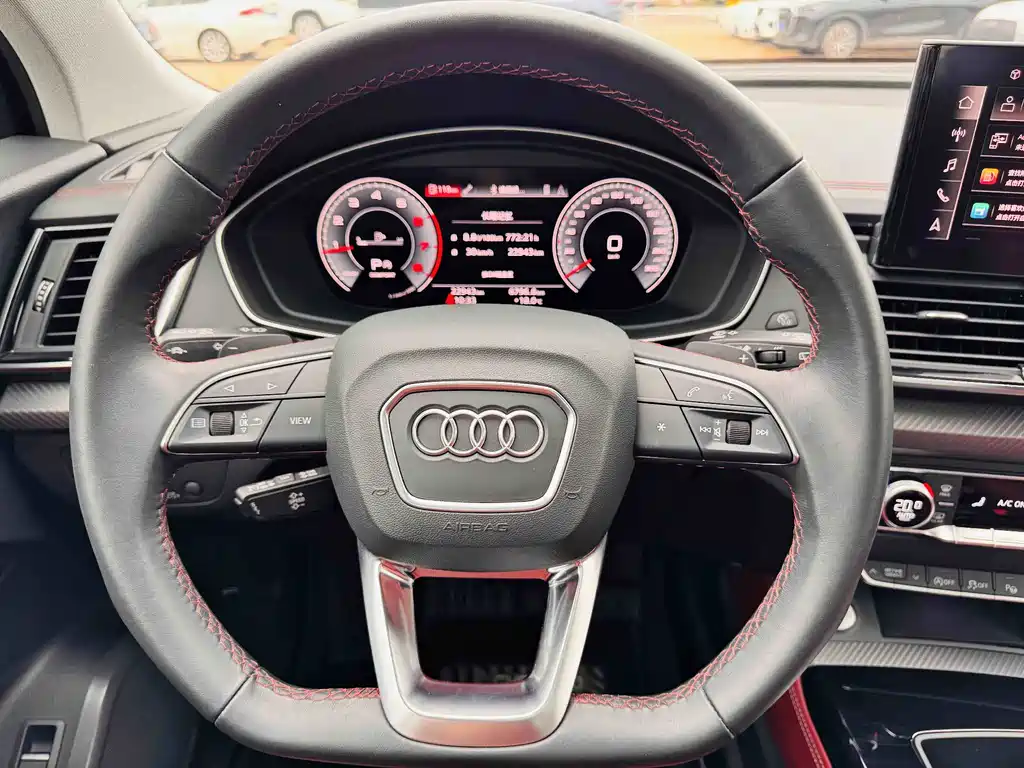 Audi Q5L 2021 — фото 9