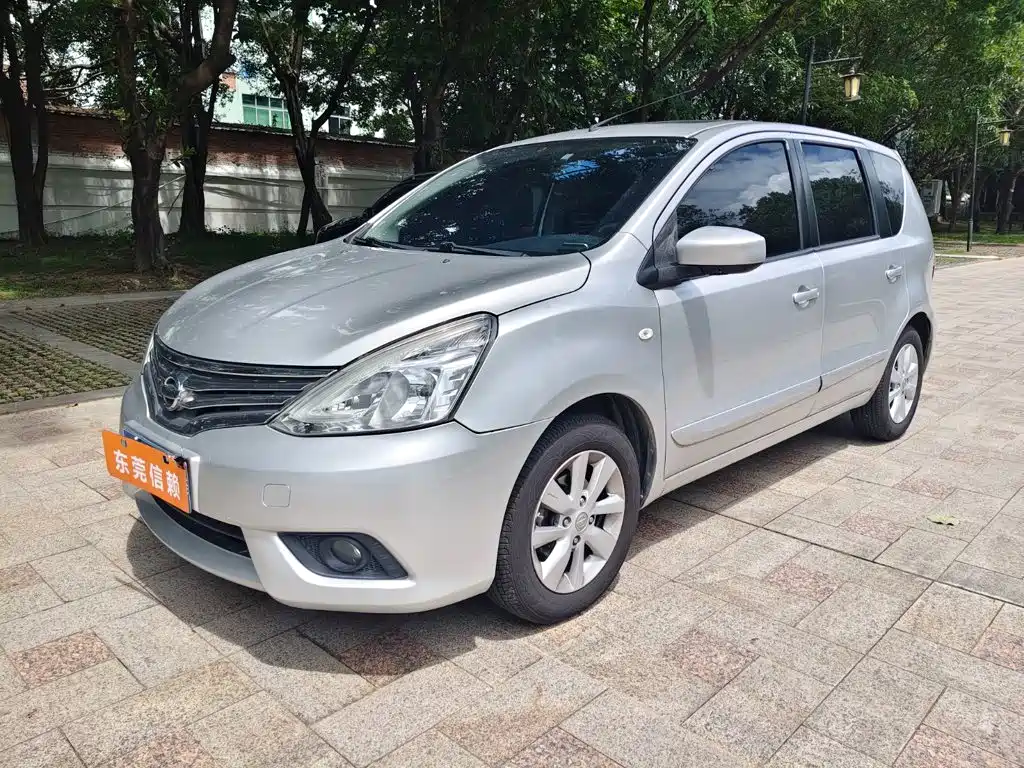 Nissan Livina 2017 — фото 1