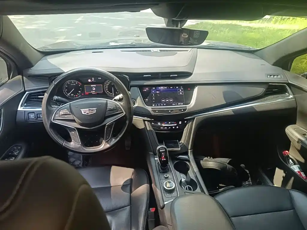 Cadillac XT5 2020 — фото 10
