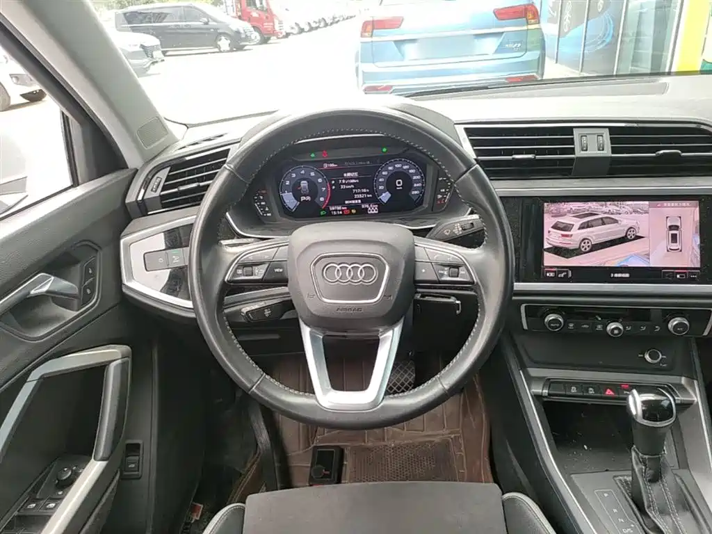 Audi Q3 2021 — фото 11